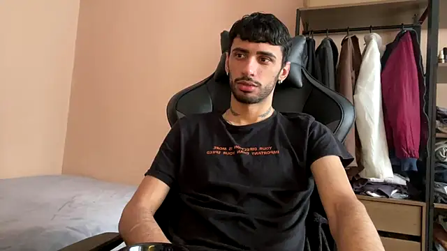 Snapshot of iendriw chatting on 10-31-25, 02:07 iendriw online show from 10-31-25, 02:07