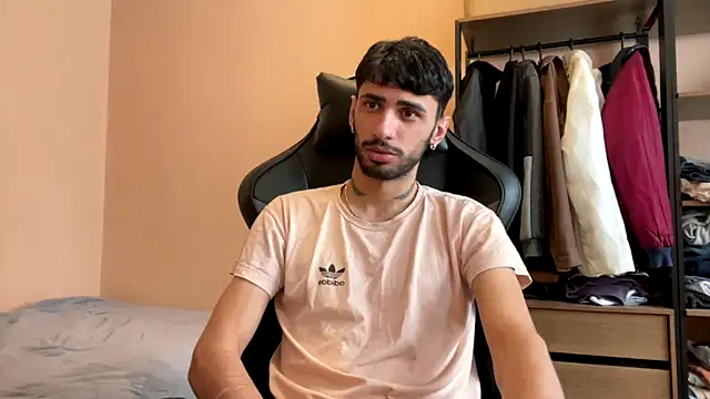 Snapshot of iendriw chatting on 11-30-25, 11:36 iendriw online show from 11-30-25, 11:36