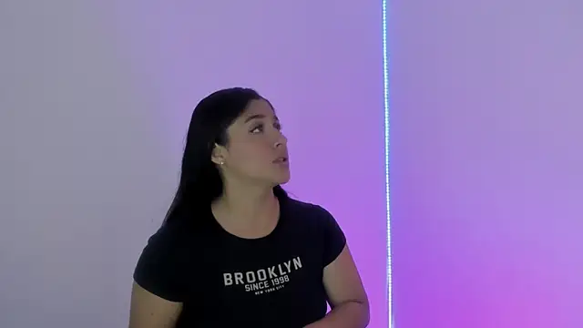 Catalina Bustos online show from 10-04-25, 10:41
