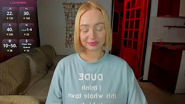 Snapshot of cutee_selena chatting on 03-07-25, 10:54 cutee selena online show from 03-07-25, 10:54