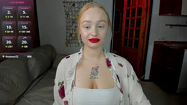 Snapshot of cutee_selena chatting on 03-09-25, 08:10 cutee selena online show from 03-09-25, 08:10