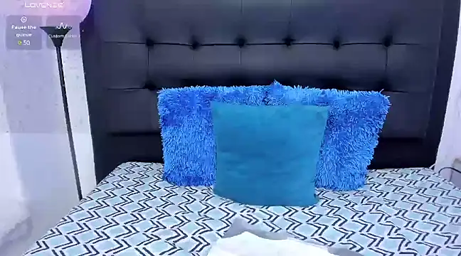 Madyson18 online show from 03-04-25, 08:57