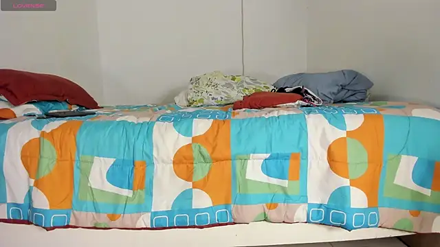 flor herrera01 online show from 11-28-25, 06:05