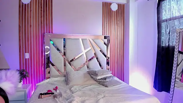 sweetviolet   online show from 03-20-25, 03:47