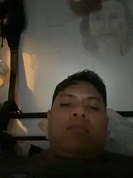 Snapshot of flaco16 chatting on 10-25-25, 11:32 flaco16 online show from 10-25-25, 11:32