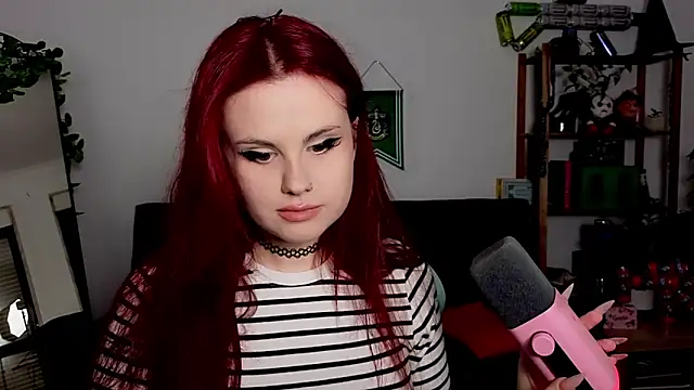 Della Ideal online show from 11-24-25, 06:07