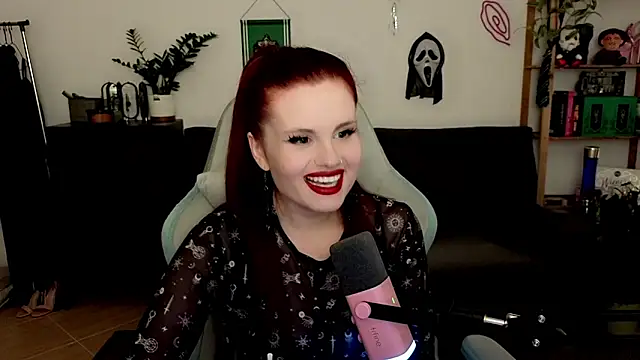 Della Ideal online show from 12-14-25, 05:07