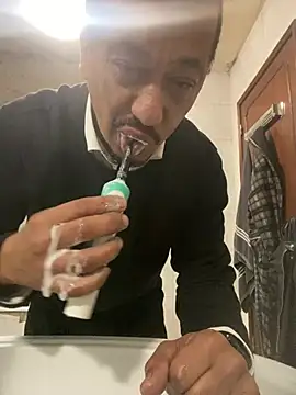 rogerdik76 online show from 01-14-26, 06:30