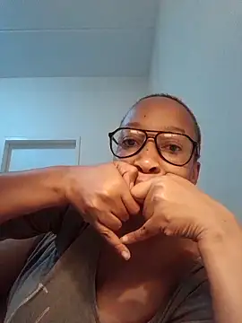 Snapshot of xyz089 chatting on 03-17-25, 04:19 xyz089 online show from 03-17-25, 04:19