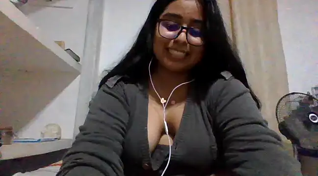 Snapshot of virginbrunette99 chatting on 02-26-25, 01:53 virginbrunette99 online show from 02-26-25, 01:53