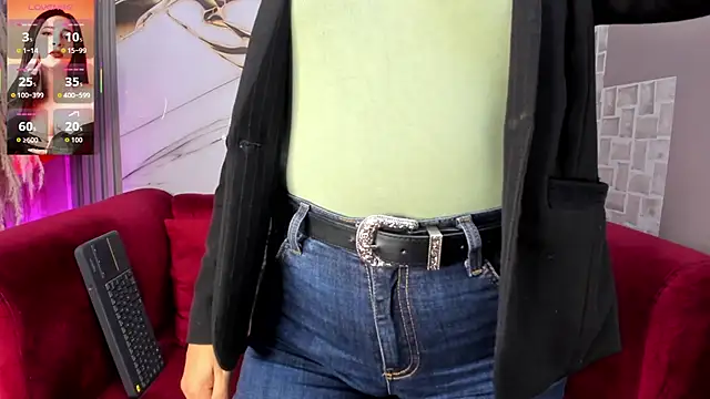 Bella williamss  online show from 10-30-25, 08:53