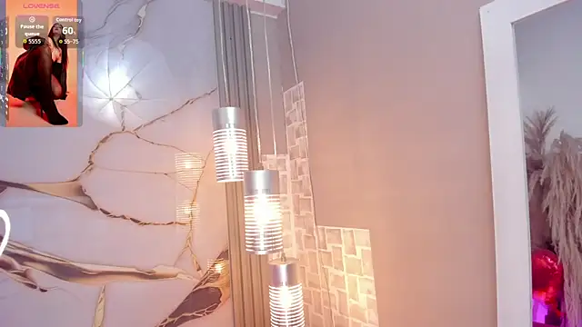 Bella williamss  online show from 11-08-25, 07:56