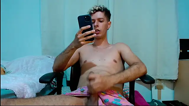 blondetwink online show from 02-24-25, 03:44