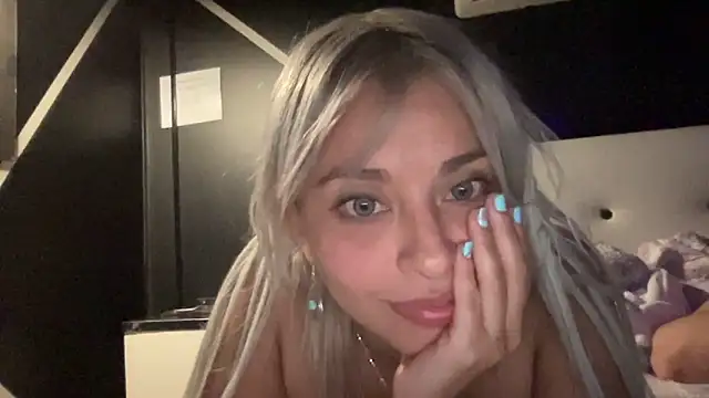 WhiteSnow09 online show from 02-28-25, 01:05