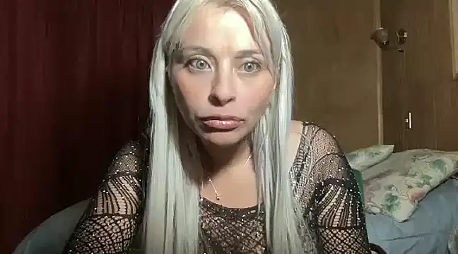 WhiteSnow09 online show from 03-11-25, 12:54