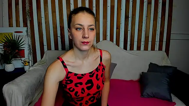 Snapshot of Ellen_Ross chatting on 03-15-25, 01:08 Ellen Ross online show from 03-15-25, 01:08