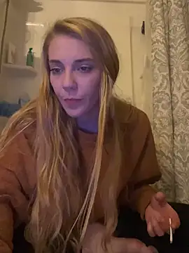 Snapshot of qtkayyzzxoxo chatting on 03-07-25, 12:48 qtkayyzzxoxo online show from 03-07-25, 12:48