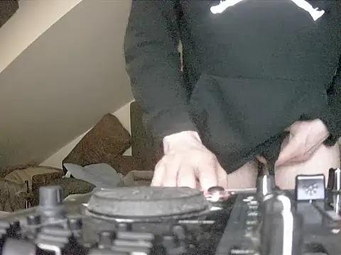 gryzoon online show from 02-15-26, 04:53