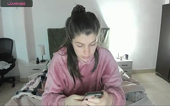 camila tailors online show from 09-13-25, 04:29