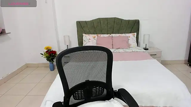 camila tailors online show from 09-18-25, 03:03