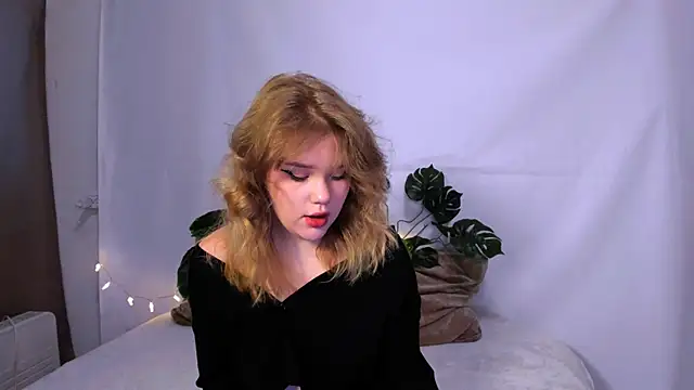 LaseyMoon online show from 03-02-25, 01:15