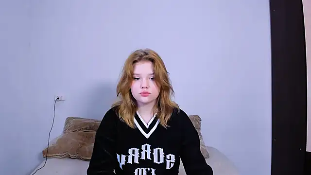 Snapshot of LaseyMoon chatting on 10-15-25, 10:21 LaseyMoon online show from 10-15-25, 10:21