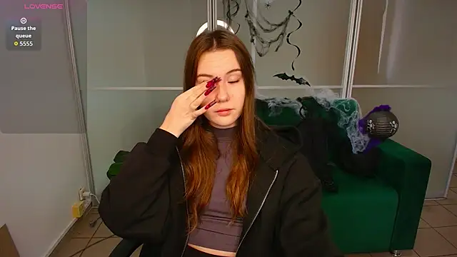 ElenaOconar online show from 11-04-25, 06:45