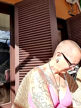 Emma Milf25 online show from 03-06-25, 10:09