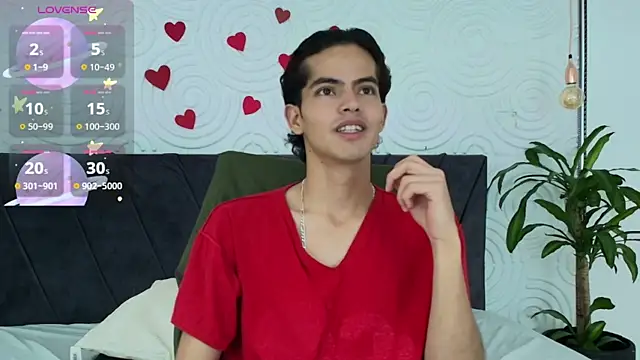 Snapshot of Maximoherrera_16 chatting on 04-16-26, 01:34 Maximoherrera 16 online show from 04-16-26, 01:34