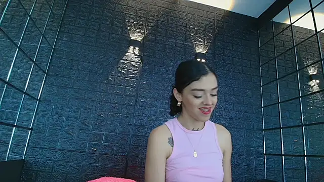 Snapshot of Vaiolett_Smith chatting on 02-28-25, 05:26 Vaiolett Smith online show from 02-28-25, 05:26