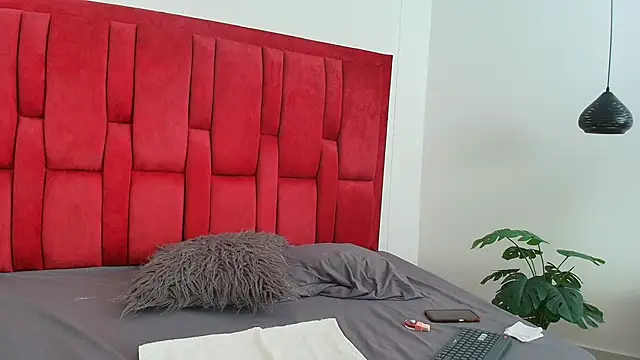 Snapshot of Vaiolett_Smith chatting on 03-01-25, 01:29 Vaiolett Smith online show from 03-01-25, 01:29