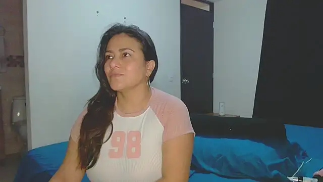 Snapshot of roxanasexy2025 chatting on 11-24-25, 12:38 roxanasexy2025 online show from 11-24-25, 12:38