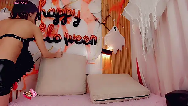 ValeriCardenas online show from 10-26-25, 12:27