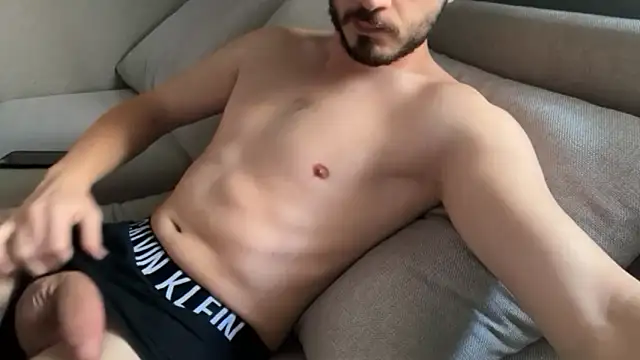 Snapshot of alfonso135 chatting on 11-26-25, 11:33 alfonso135 online show from 11-26-25, 11:33