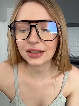 EvaBrooklyn online show from 03-08-25, 09:50