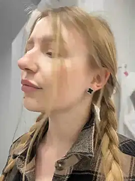 EvaBrooklyn online show from 03-09-25, 04:33