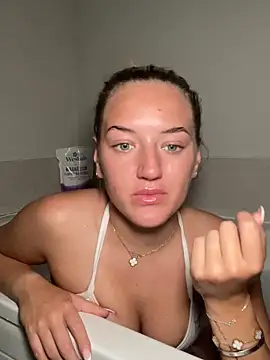 MissMaisiex online show from 10-04-25, 07:34