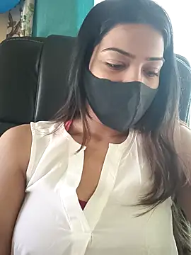 Snapshot of CRAZY__BITE chatting on 11-28-25, 10:29 CRAZY BITE online show from 11-28-25, 10:29