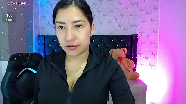 Sarah evansm online show from 10-11-25, 03:21