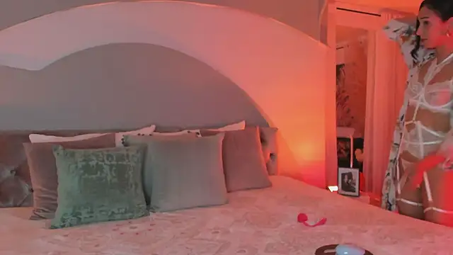 Snapshot of Elizabeth_clark_ chatting on 10-24-25, 08:05 Elizabeth clark online show from 10-24-25, 08:05