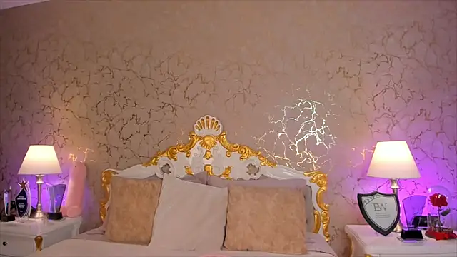 ScarlettWallace online show from 10-15-25, 05:35