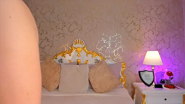 ScarlettWallace online show from 10-21-25, 08:31