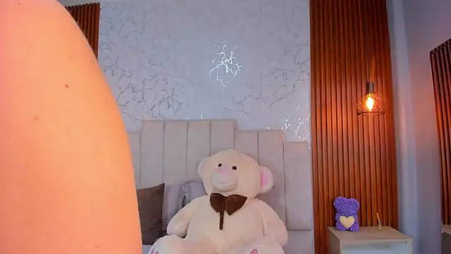 ScarlettWallace online show from 11-17-25, 04:46