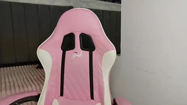 Snapshot of Aida_princess chatting on 10-29-25, 11:28 Aida princess online show from 10-29-25, 11:28