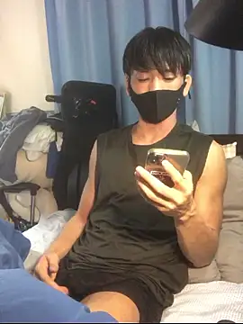 Snapshot of pandesal_aki chatting on 11-20-25, 04:18 pandesal aki online show from 11-20-25, 04:18