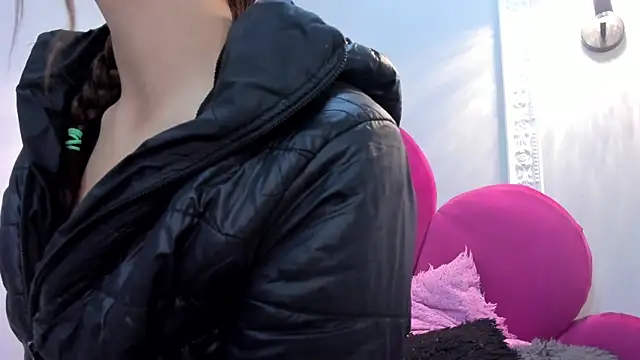 Bonniie 22 online show from 09-19-25, 01:23