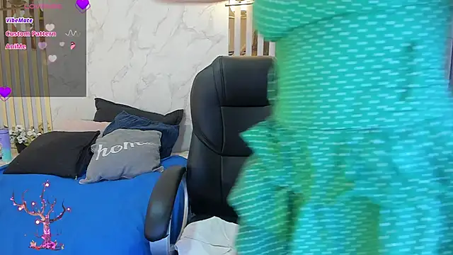 Snapshot of Oriana_gh chatting on 10-14-25, 03:40 Oriana gh online show from 10-14-25, 03:40