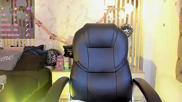 Snapshot of Oriana_gh chatting on 10-24-25, 03:36 Oriana gh online show from 10-24-25, 03:36