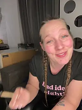 xqueenkinky online show from 03-04-25, 08:27