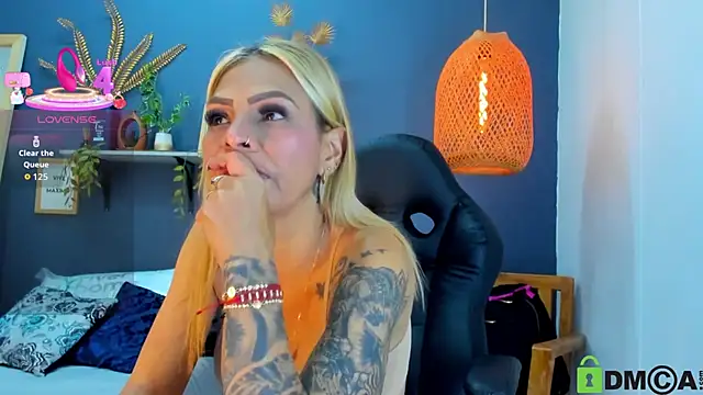 Snapshot of yessila_parker chatting on 11-04-25, 02:21 yessila parker online show from 11-04-25, 02:21